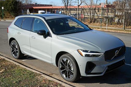 2026 Volvo XC60 Plug-In Hybrid T8 Plus