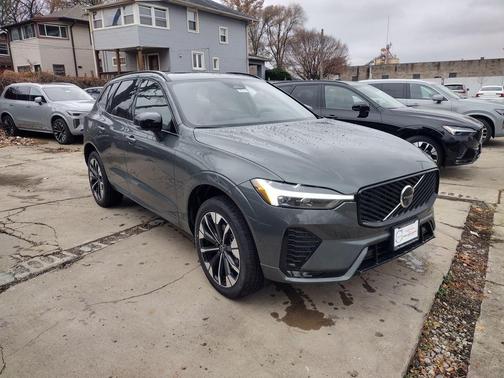 2026 Volvo XC60 B5 Plus