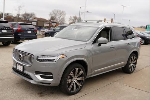 2025 Volvo XC90 Plug-In Hybrid T8 Plus 7-Seater