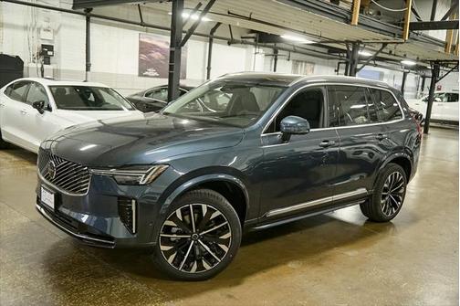 2025 Volvo XC90 B6 Plus 7-Seater