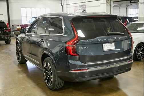 2025 Volvo XC90 B6 Plus 7-Seater