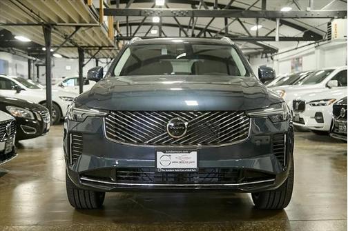 2025 Volvo XC90 B6 Plus 7-Seater