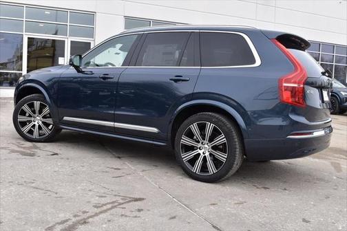 2025 Volvo XC90 B6 Plus 7-Seater