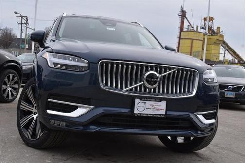 2025 Volvo XC90 B6 Plus 7-Seater
