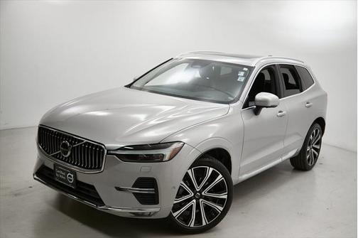 2023 Volvo XC60 B5 Ultimate Bright Theme
