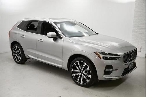 2023 Volvo XC60 B5 Ultimate Bright Theme