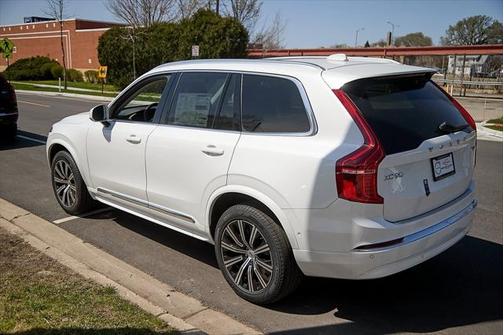 2025 Volvo XC90 B6 Plus 7-Seater