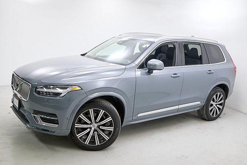 2023 Volvo XC90 B5 Plus