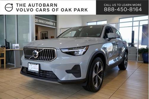 2025 Volvo XC40 B5 Core Bright Theme