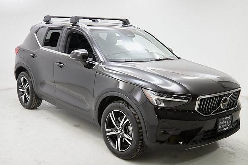 2023 Volvo XC40 B5 Plus Bright Theme