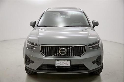 2025 Volvo XC40 B5 Plus Bright Theme