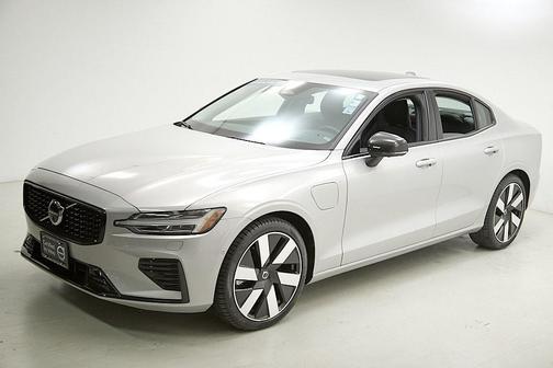 2024 Volvo S60 Recharge Plug-In Hybrid T8 Ultimate Dark Theme