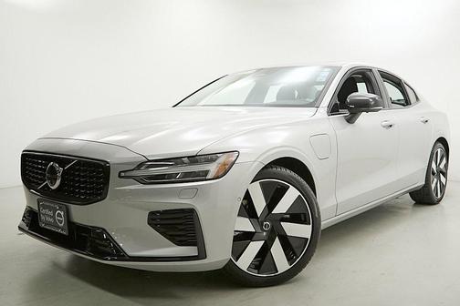2024 Volvo S60 Recharge Plug-In Hybrid T8 Ultimate Dark Theme
