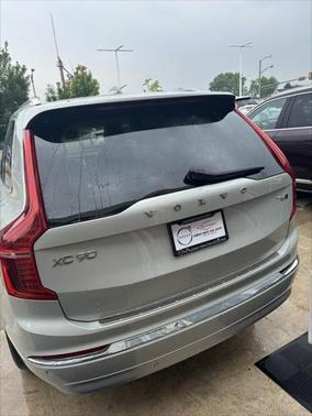 2022 Volvo XC90 T6 Inscription