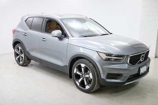 2019 Volvo XC40 T5 Momentum