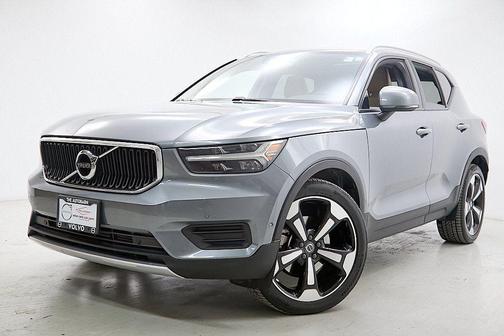 2019 Volvo XC40 T5 Momentum