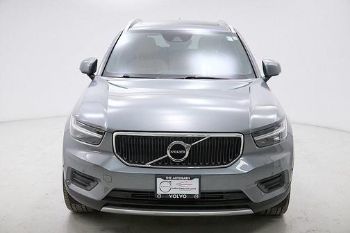 2019 Volvo XC40 T5 Momentum