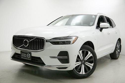 2023 Volvo XC60 Recharge Plug-In Hybrid T8 Plus Bright Theme