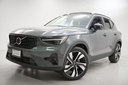 2026 Volvo XC40 B5 Ultra