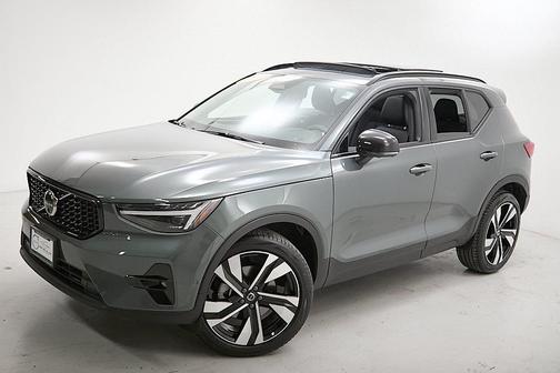 2026 Volvo XC40 B5 Ultra