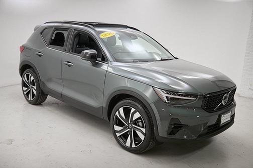 2026 Volvo XC40 B5 Ultra