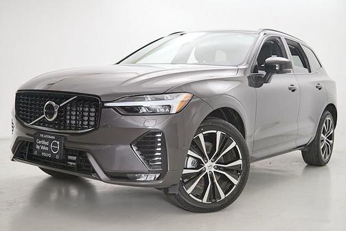 Platinum Grey Metallic 2025 Volvo XC60 B5 Plus