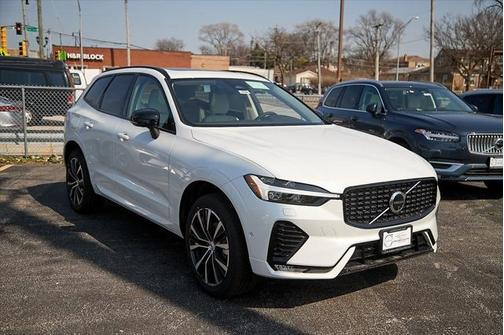 2025 Volvo XC60 B5 Plus