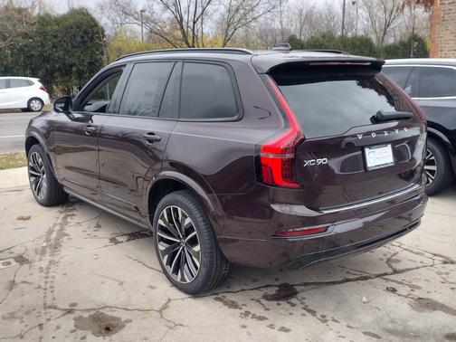2026 Volvo XC90 B6 Ultra Dark Theme 7-Seater