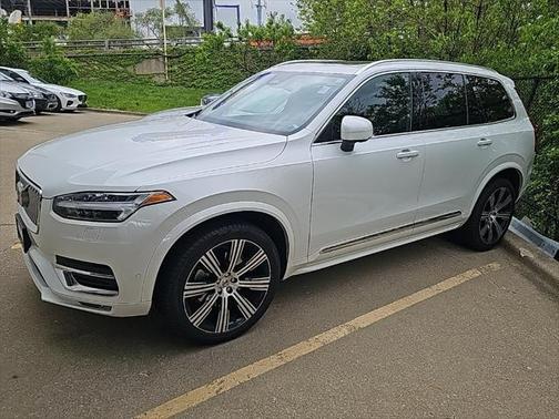 2023 Volvo XC90 B6 Ultimate 6-Seater