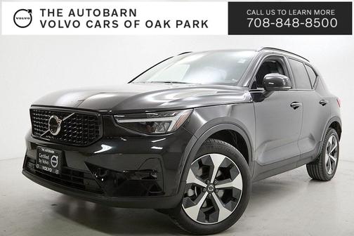2024 Volvo XC40 B5 Plus Dark Theme