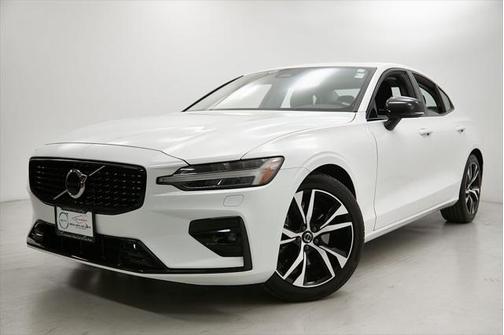 2025 Volvo S60 B5 Core