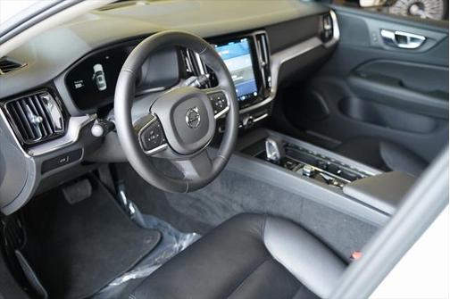 2025 Volvo S60 B5 Core