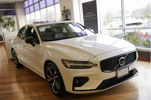 2025 Volvo S60 B5 Core