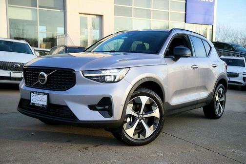 2026 Volvo XC40 B5 Plus