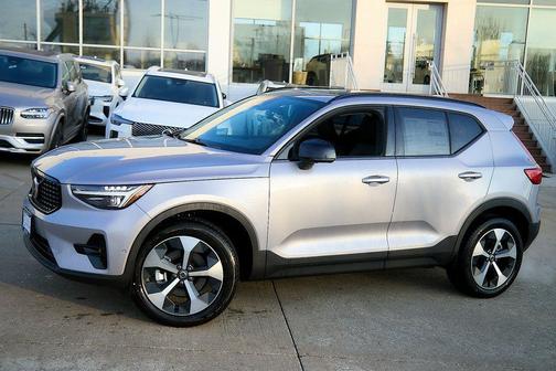 2026 Volvo XC40 B5 Plus