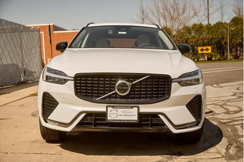 2025 Volvo XC60 B5 Plus