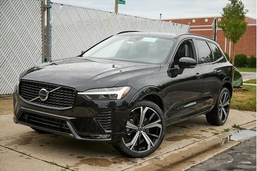 2025 Volvo XC60 B5 Ultra