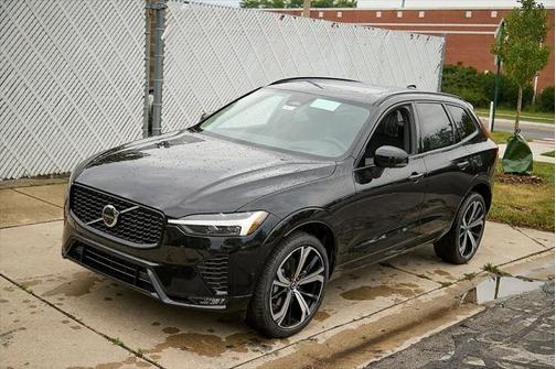 2025 Volvo XC60 B5 Ultra