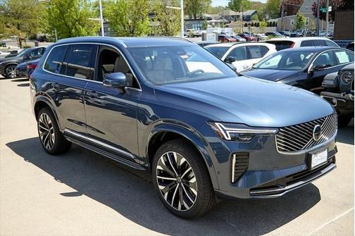 2025 Volvo XC90 B6 Plus 7-Seater