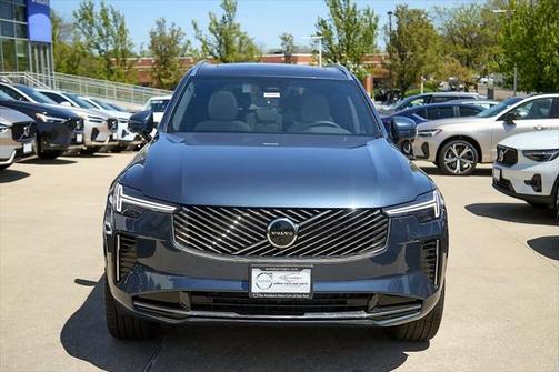 2025 Volvo XC90 B6 Plus 7-Seater