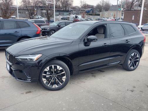 2026 Volvo XC60 B5 Plus