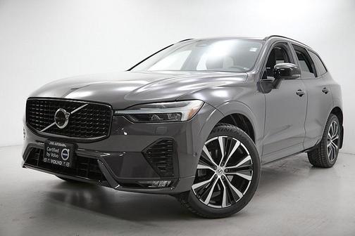 2023 Volvo XC60 B5 Ultimate Dark Theme