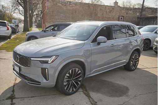 2025 Volvo XC90 Plug-In Hybrid T8 Plus 7-Seater