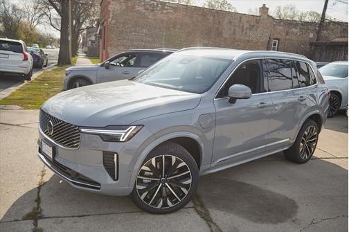 2025 Volvo XC90 Plug-In Hybrid T8 Plus 7-Seater