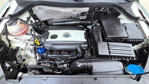 Pure White 2016 Volkswagen Tiguan S