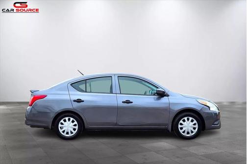 2019 Nissan Versa 1.6 S+