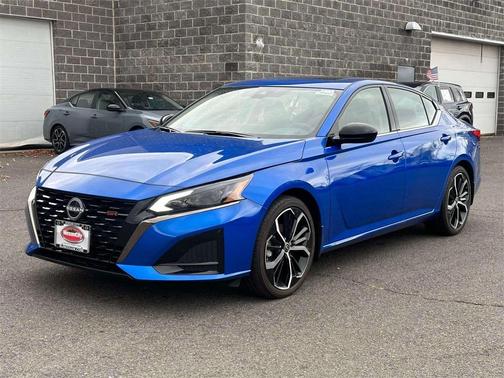 2025 Nissan Altima SR