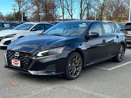 2025 Nissan Altima SR