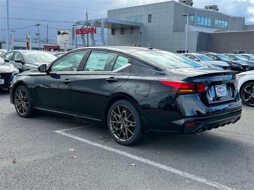 2025 Nissan Altima SR