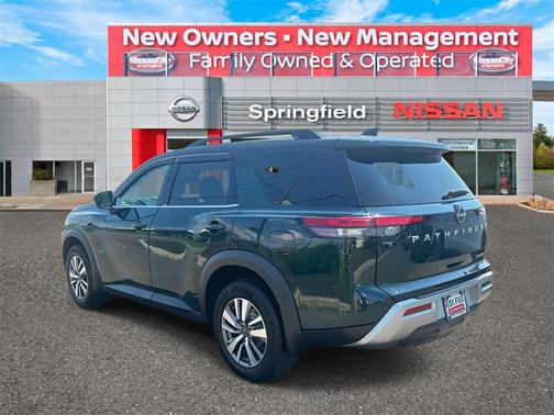 2022 Nissan Pathfinder SL